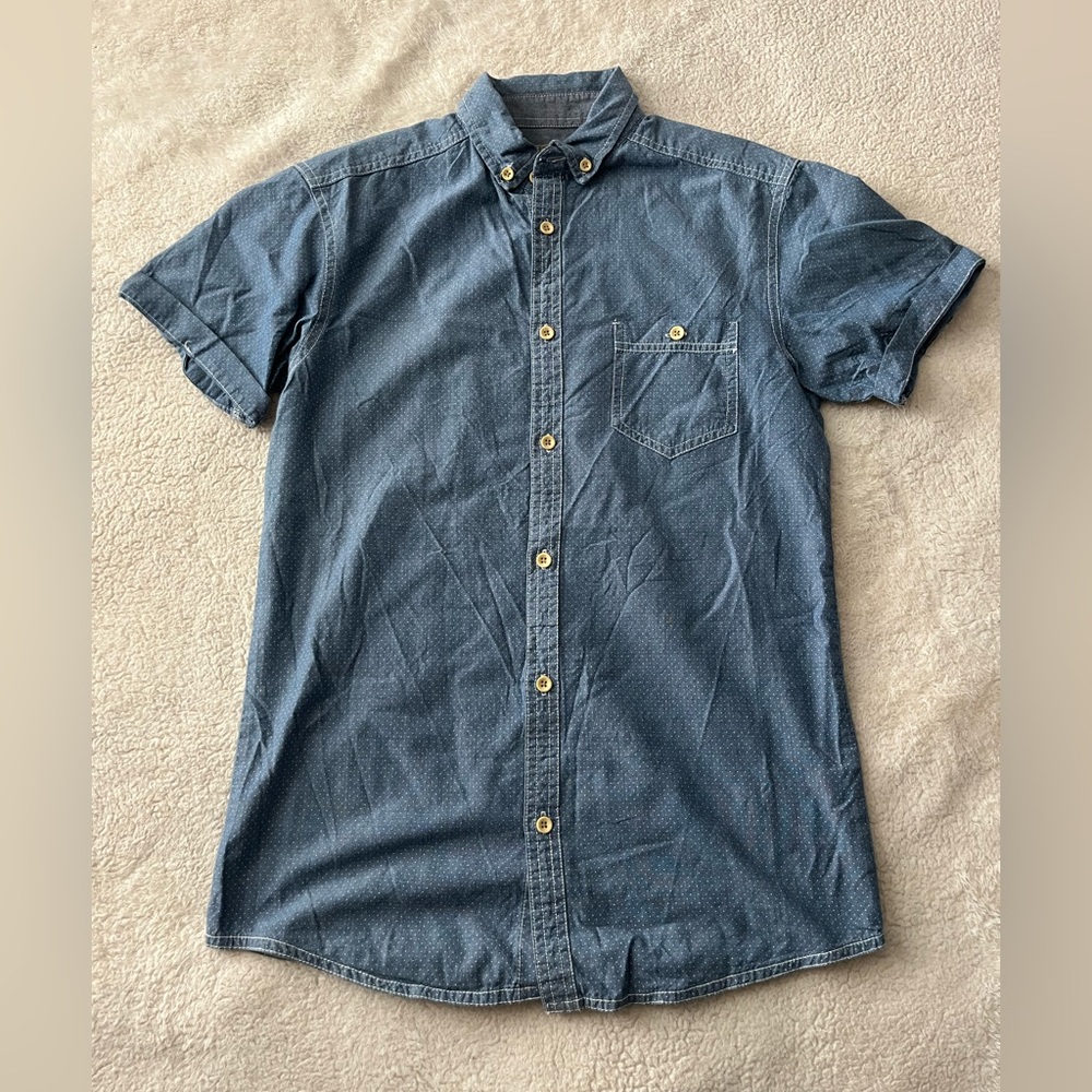 Blue button down shirt (short sleeve)